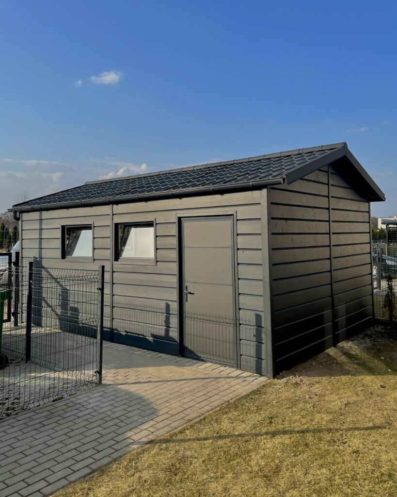 Garaż drewniany 3,75m x 6m